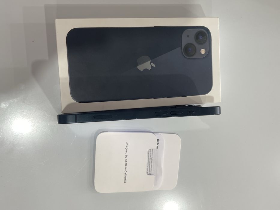 Продам Айфон 13 темно синий
