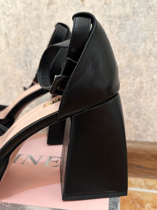 Босоножка 5000тг