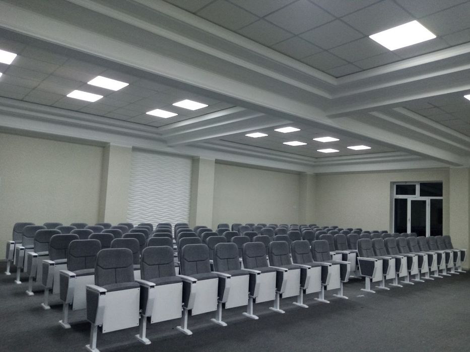 Кресло для зрителей /kreslo tomoshabinlar uchun