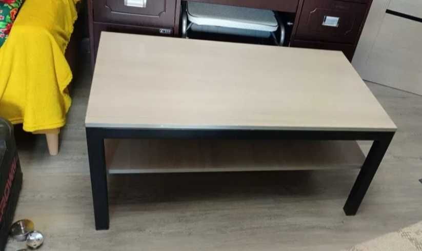 Рабочая зона: письменный стол парта + стул