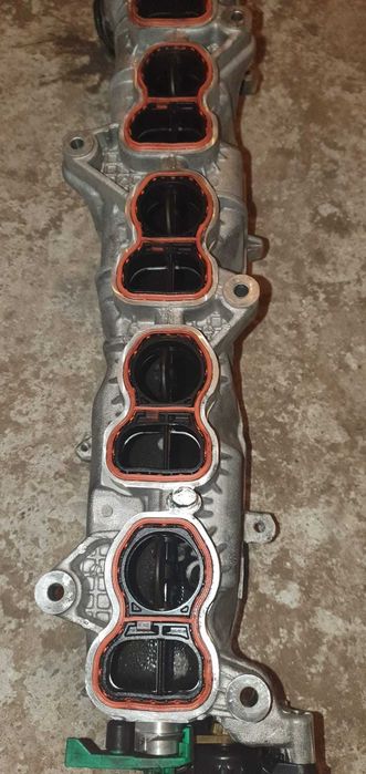 Vand anvelope vara 205/65/16c si galerie admisie f10 din 2015