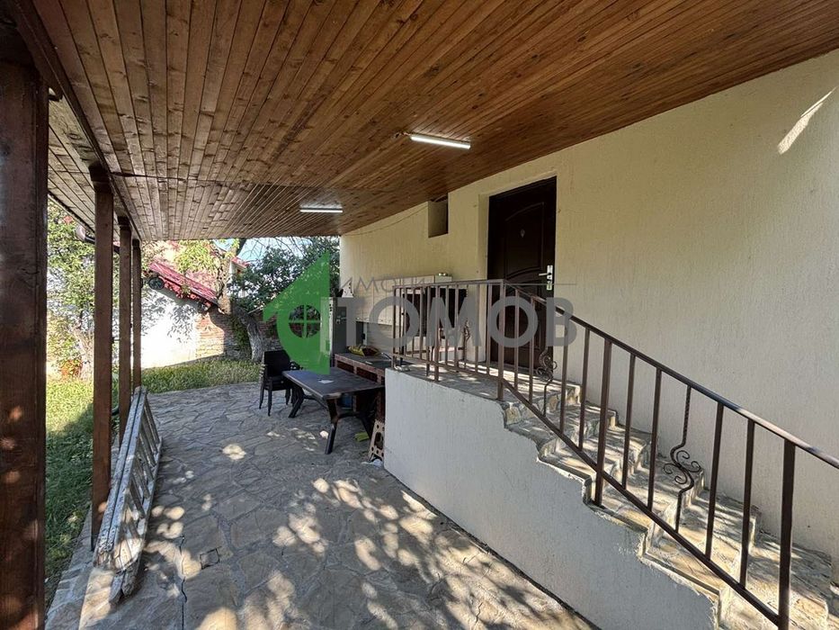 Прекрасна триетажна къща в село Яворово