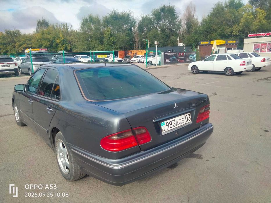 Продам автомобиль MERCEDES BENZ 210