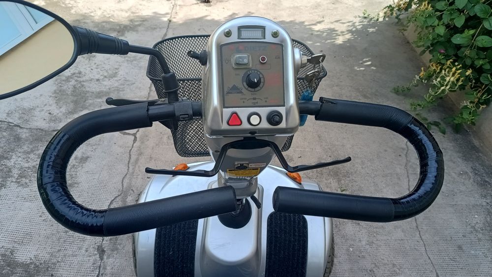 Scuter pentru persoane cu dizabilități