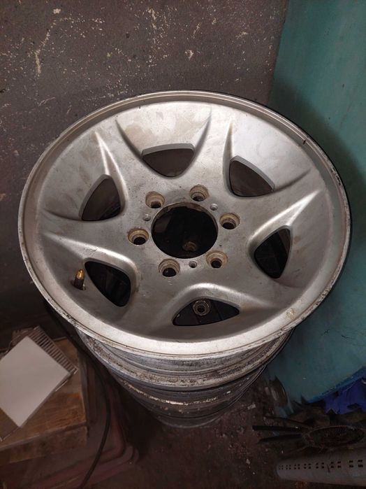 Продавам джанти за опел фронтера