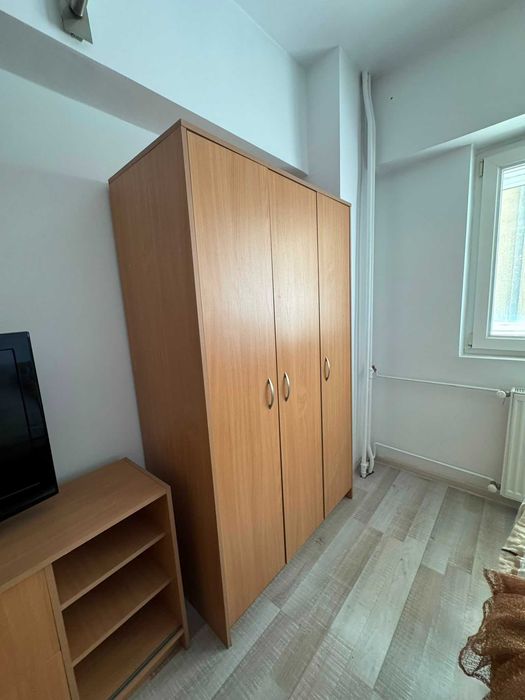 Sifonier cu 2 usi, culoare fag, cu bara si rafturi