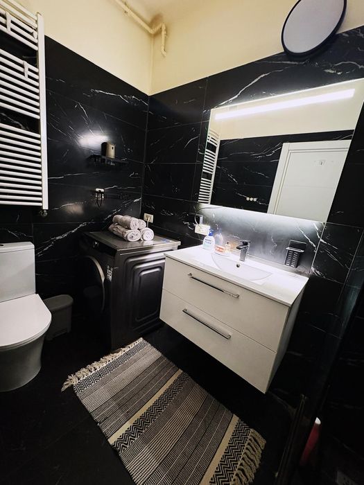 Închiriez apartament