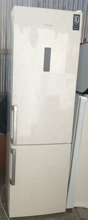 Холодильник двухкамерный Ariston