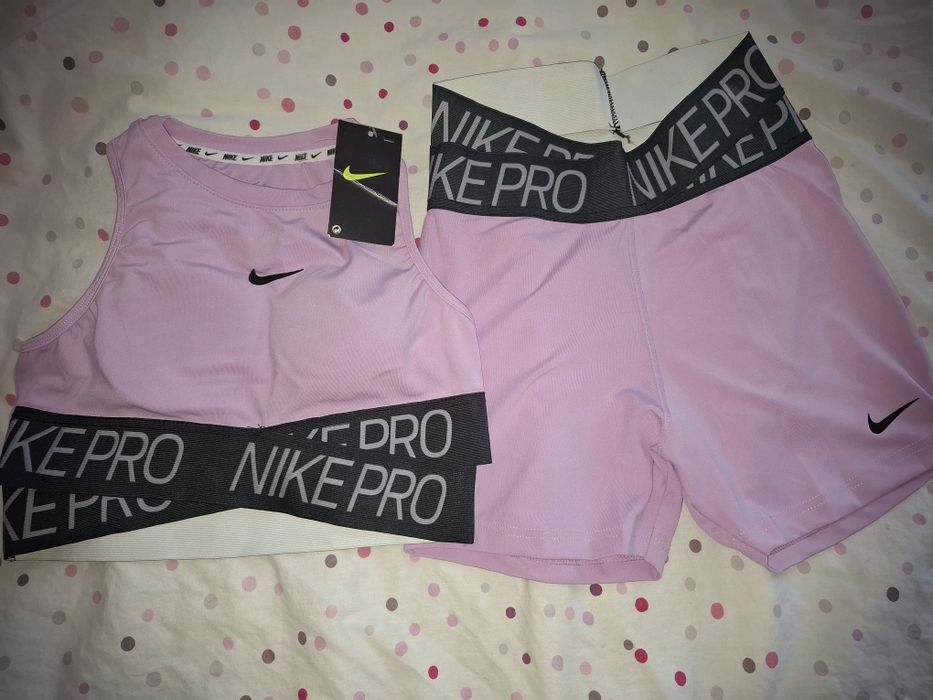 Дамски комплект NikE