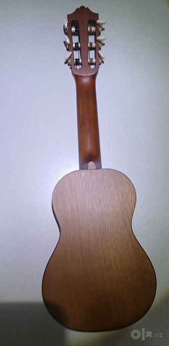 Продам гитару YAMAHA