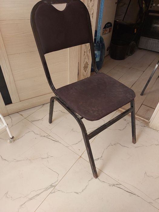 Kurshi sotiladi temirdan 2ta bor