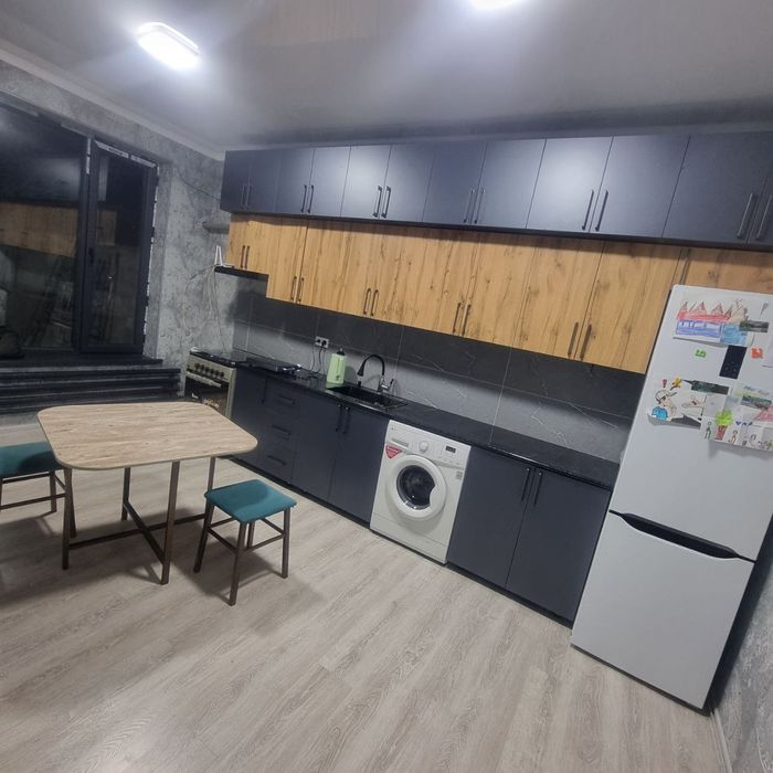 Продается двухэтажный дом на улице  Фестивальная