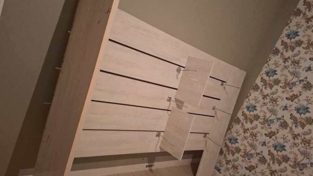 Продается шкаф настенный