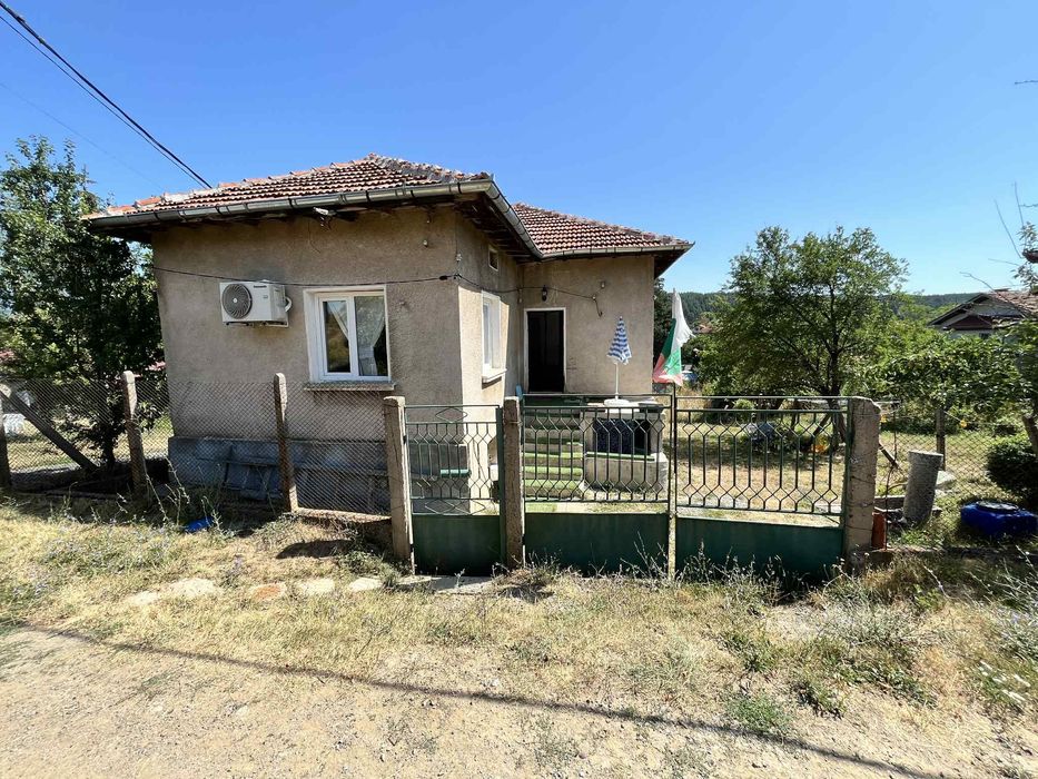 Продава се Къща в с. Ковачевци, Област София-област - 685 кв.м за 112 €/кв.м - Снимка #1