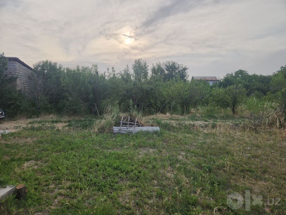 Продаётся дача у реки Ангрен