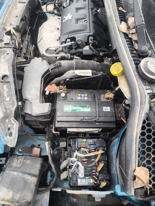 Пежо 207 На части 1,6 бензин БМВ мотора