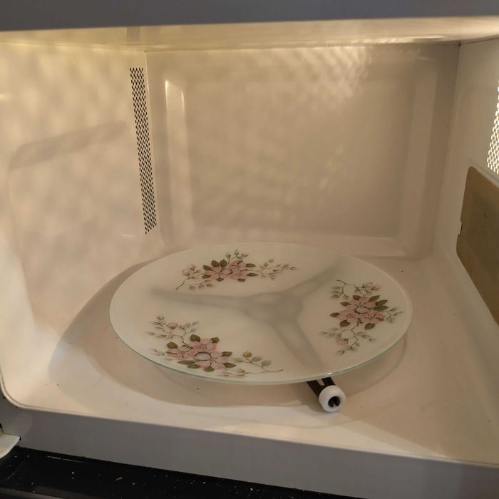 Микровълнова печка Зануси