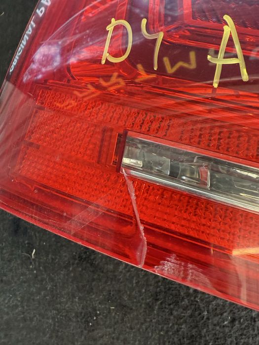 Стоп за Audi A8 d4 4h Ауди А8 ляв 4h0945096 спукан с дефект н99