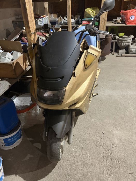 Yamaha 250 cc scuter