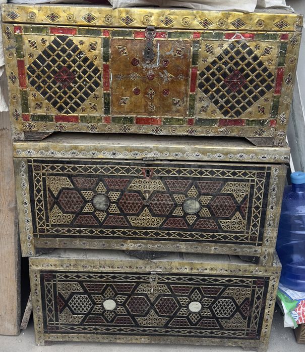 Старинные сундуки