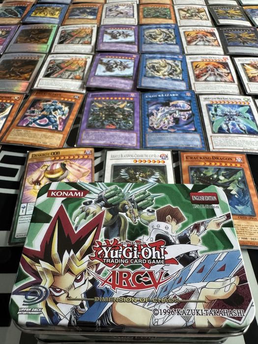Продавам карти Yu-Gi-Oh!