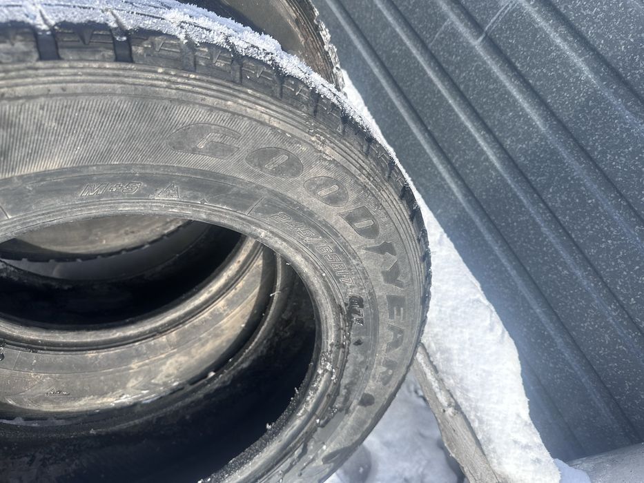 Продам Всесезонные шины липучка