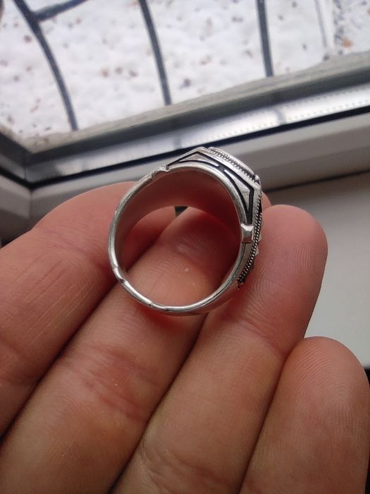 Мужской серебряный перстень.