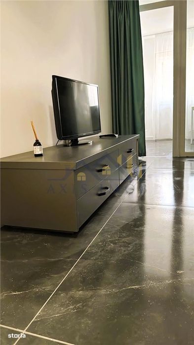Garsoniera moderna si spatioasa zona Centru