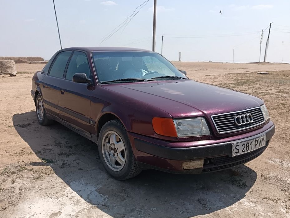 Автомобиль Audi 100 C4