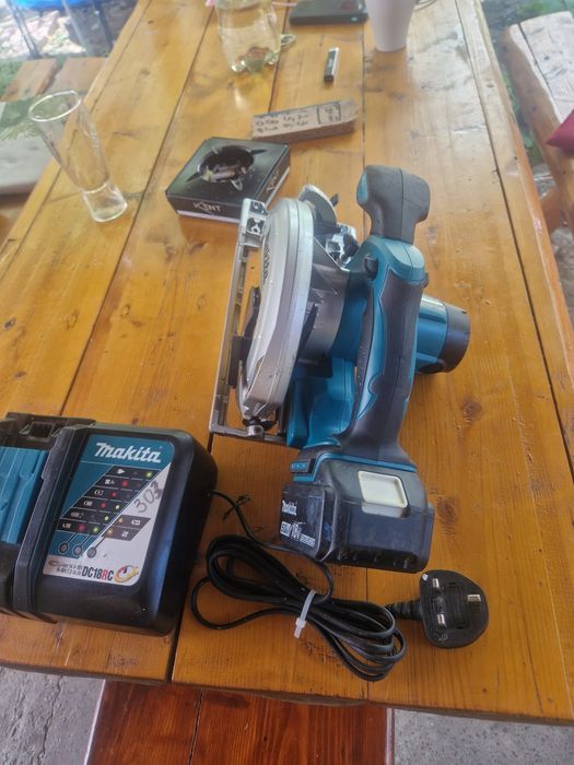 Circular Makita DSS 611