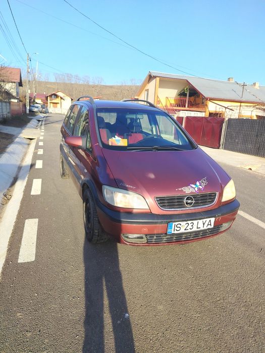 Vând Opel zafira A