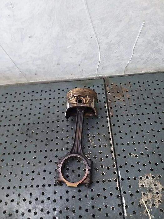 Piston cu biela 1.4 b vw polo 9n