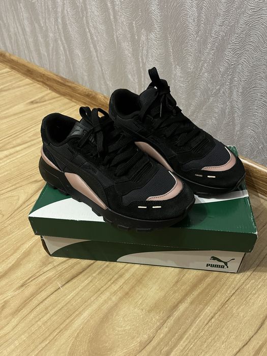 Продам кроссовки