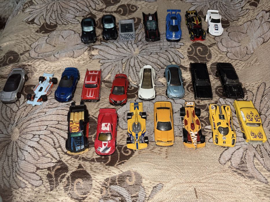Машинки Hot Wheels