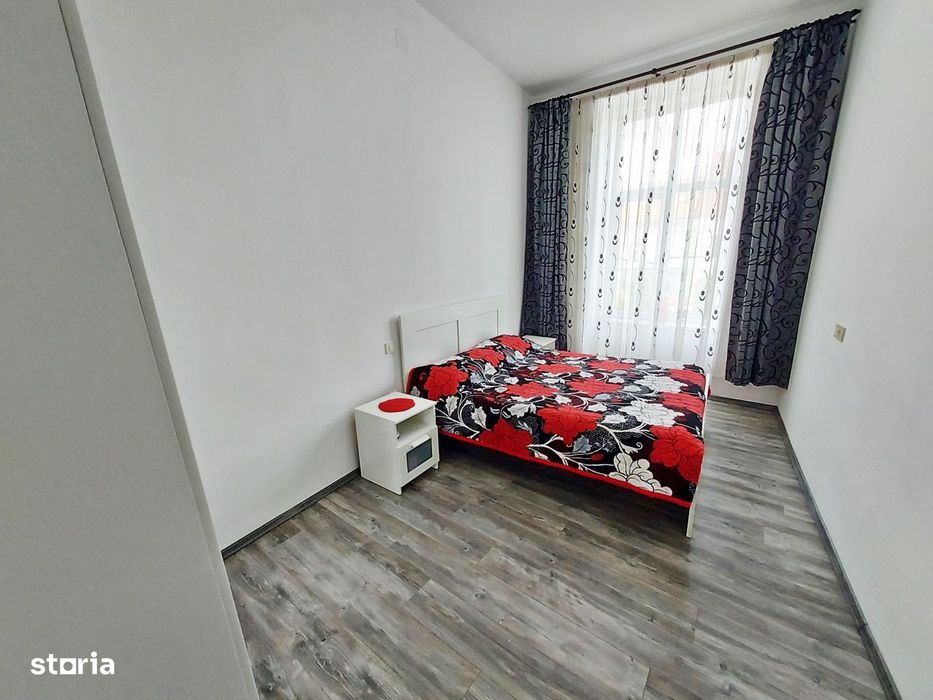 Apartament 3 camere, boxa, pod, parcare, Centru,  zona B-dul Eroilor