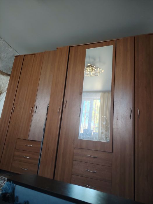 Срочно продам шкаф