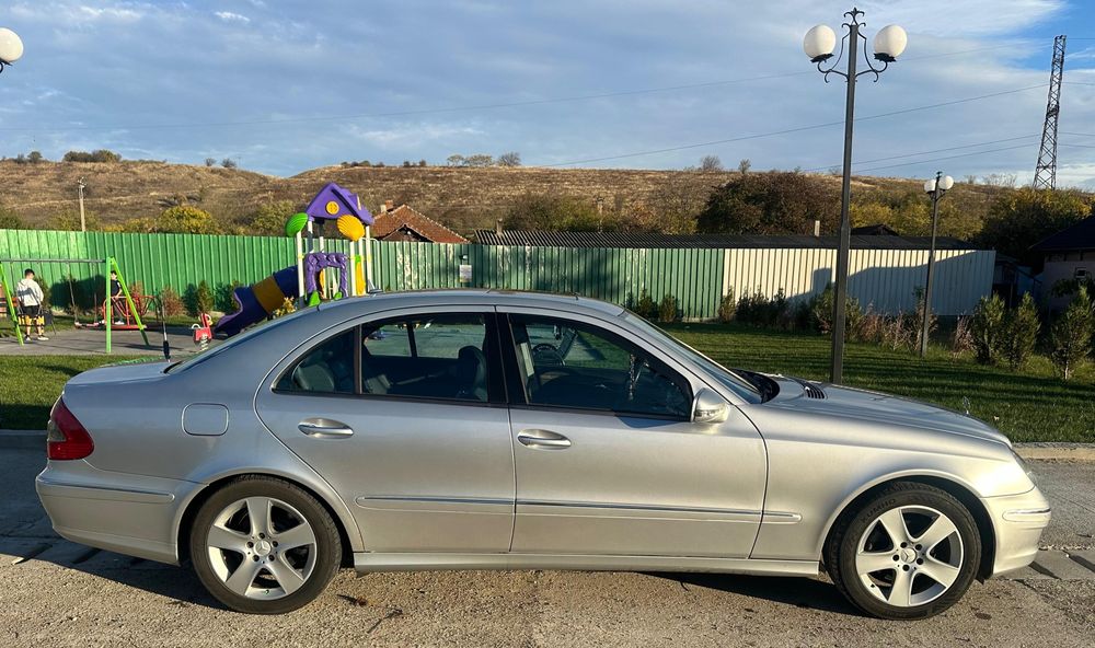 Vând Mercedes Benz W211