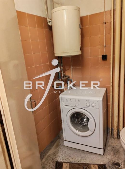 Дава се под наем Тристаен апартамент в Кърджали, Център - 91 кв.м за 260 € - Снимка #8