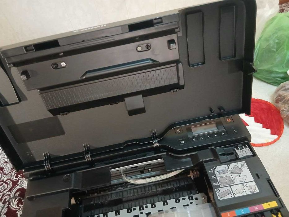 Canon Pixma G540.  Rangli printer sotiladi