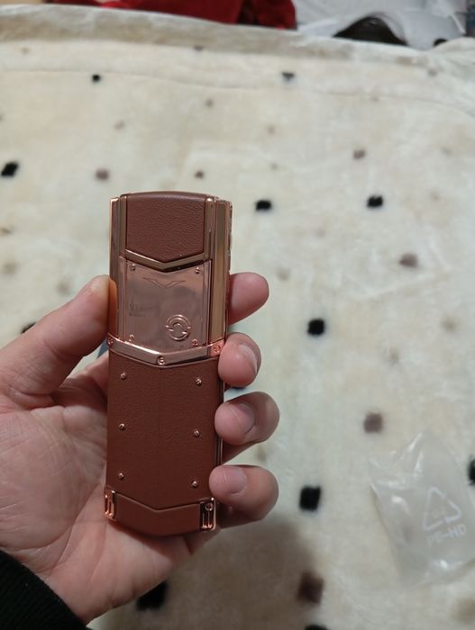 Vertu signature gold