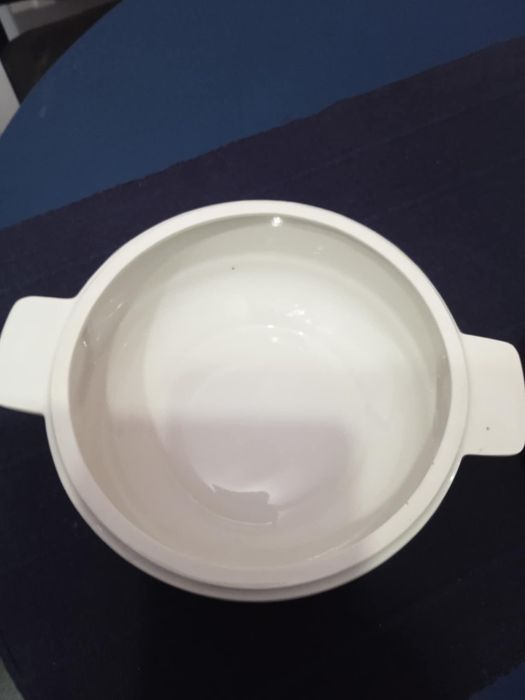 Порцеланов супник, като нов, 9см дълбочина