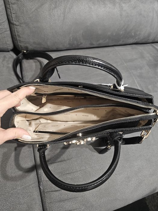 Нова чанта GUESS