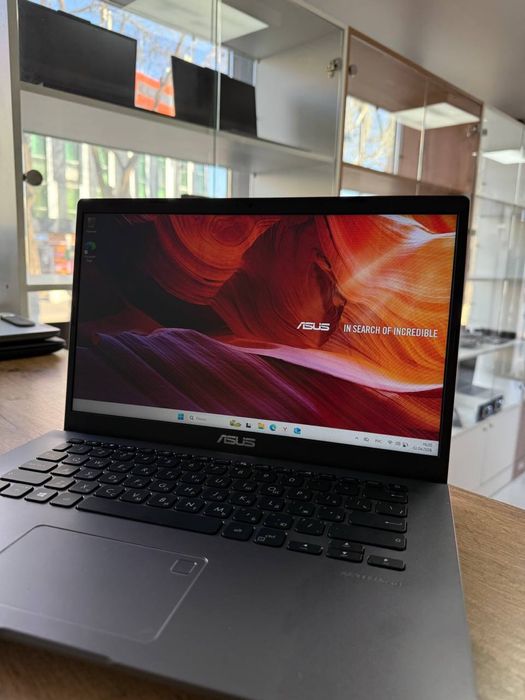 Asus VivoBook SSD256GB/Ram 8 рассрочка 0-0-24