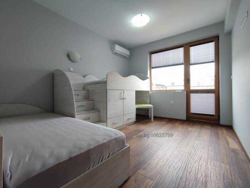 Дава се под наем Тристаен апартамент в Бургас, Център - 75 кв.м за 816 € - Снимка #3