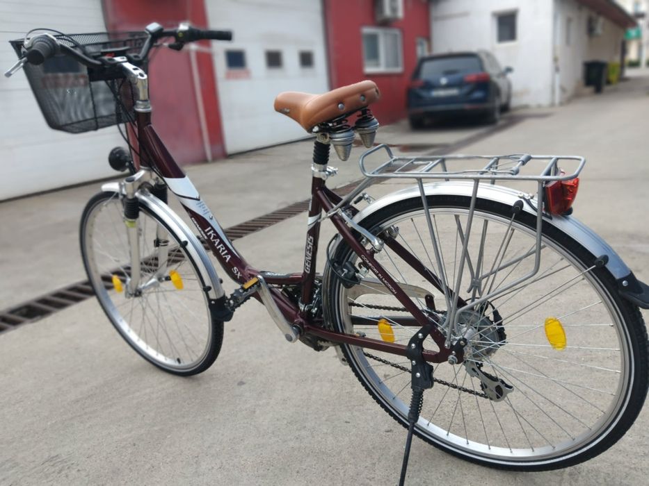 Vând bicicleta din aluminiu pentru damă