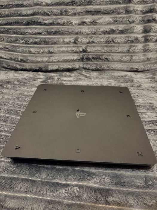 Vand ps4 in stare foarte buna