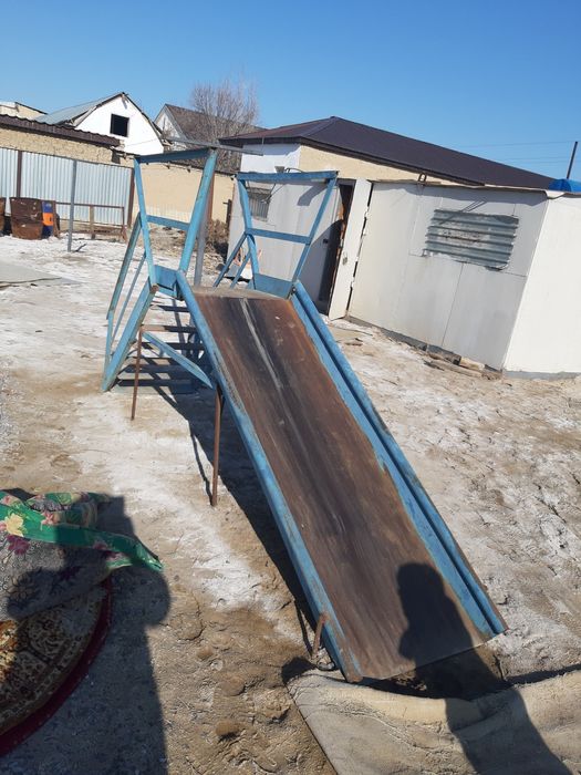 Металлический скат-горка