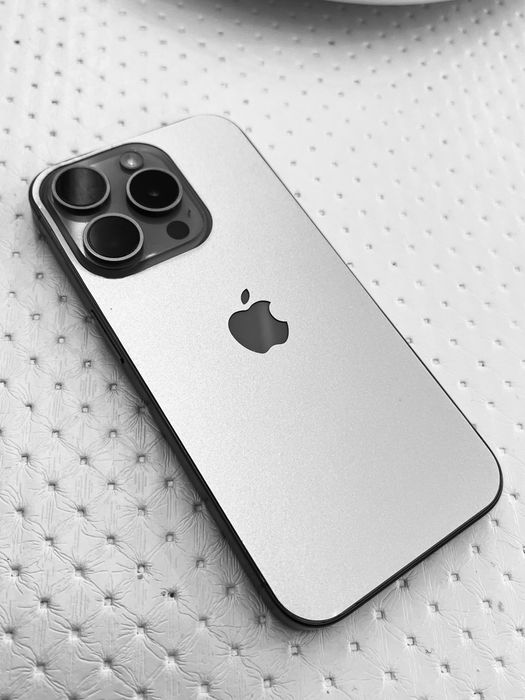 Продам Айфон 15 про