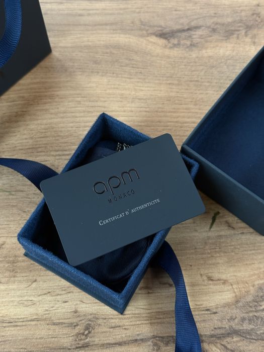 Цветы свежие и подарок