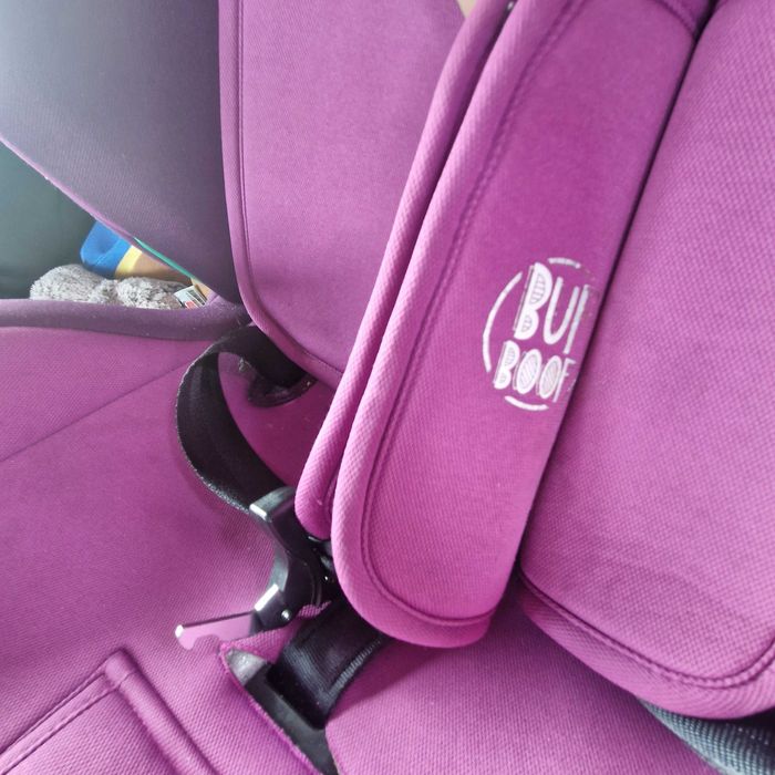 Se vinde scaun auto BUF BOOF TWT, este complet si functional